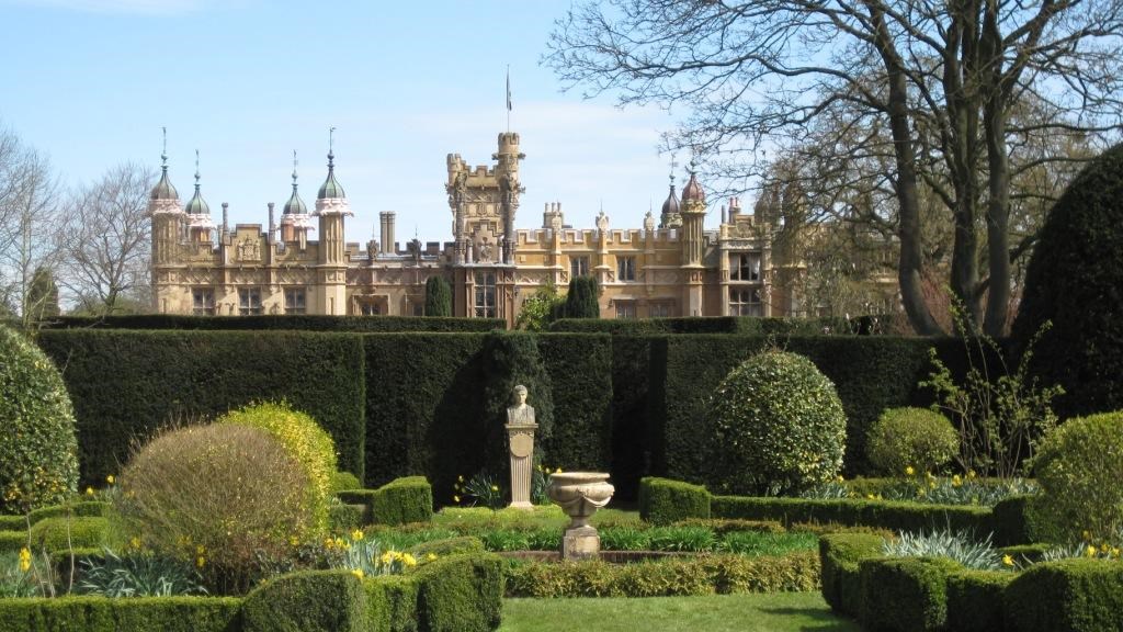 Knebworth- April gardens.JPG